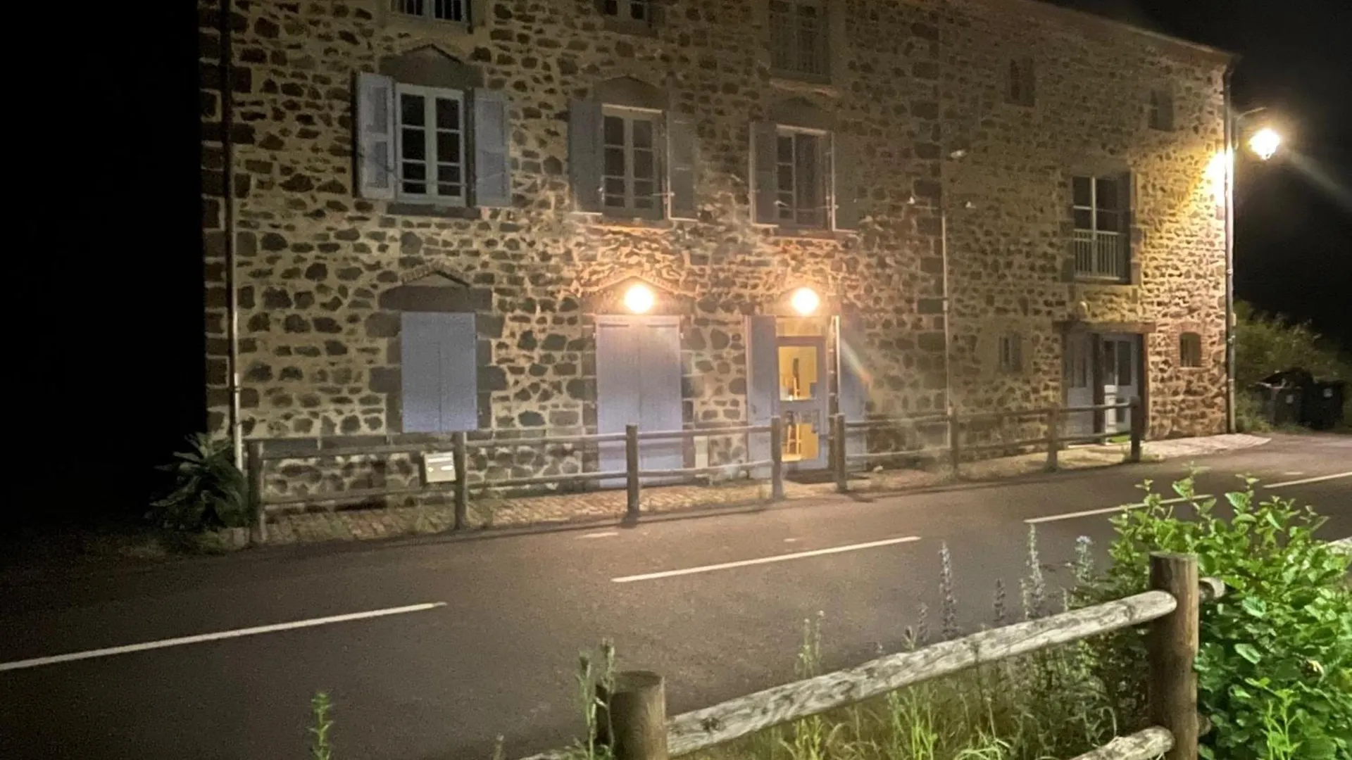 Le Matagot Auberge-Restaurant Mazerat-Aurouze Mini-hôtel